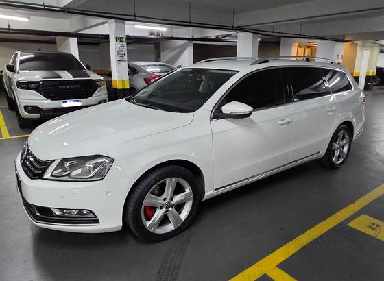 VOLKSWAGEN PASSAT 2.0 TSI HIGLHINE VARIANT GASOLINA 4P AUTOMATIZADO VOLKSWAGEN PASSAT 2.0 TSI HIGLHINE VARIANT GASOLINA 4P AUTOMATIZADO
